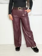 Pantaloni din piele ecologică cu croi drept și curea
