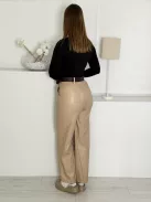 Pantaloni din piele ecologică cu croi drept și curea