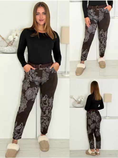 Pantaloni cu imprimeu și curea