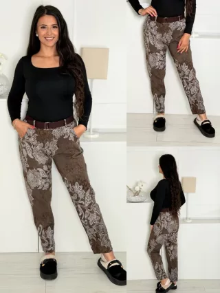 Pantaloni cu imprimeu și curea
