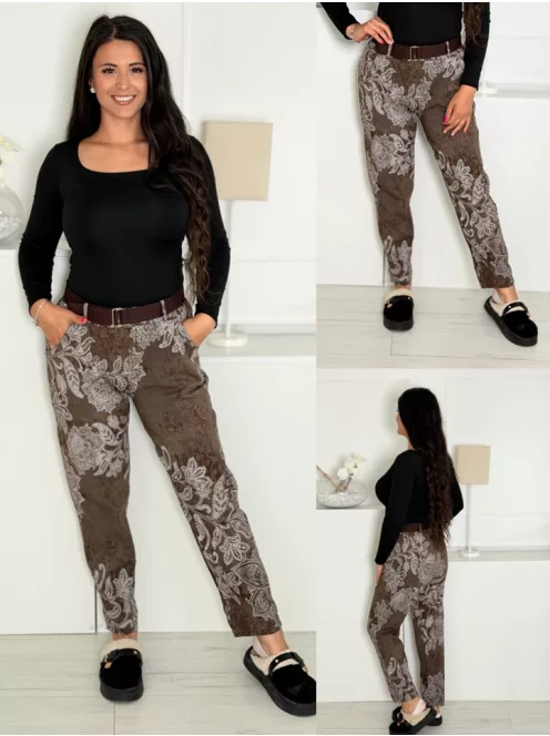 Pantaloni cu imprimeu și curea