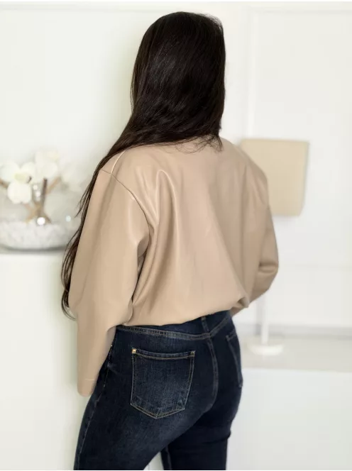 Jachetă oversize din piele ecologică