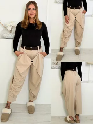 Pantaloni cu nasturi și curea