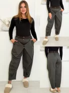 Pantaloni cu nasturi și curea