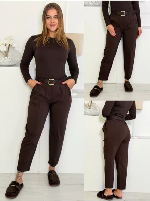 Pantaloni cu buzunare și curea