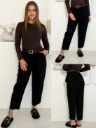 Pantaloni cu buzunare și curea