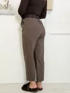 Pantaloni cu buzunare și curea