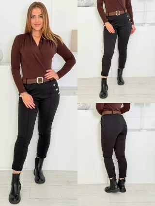 Pantaloni eleganți cu dungă și curea