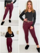 Pantaloni eleganți cu dungă și curea
