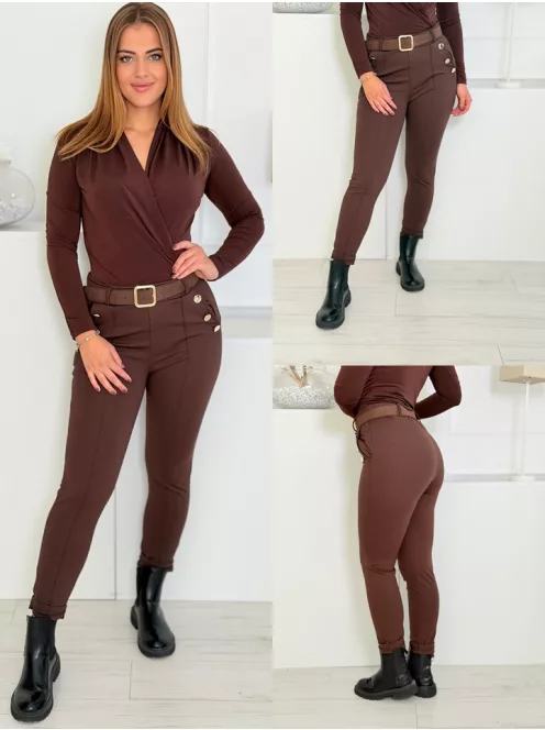 Pantaloni eleganți cu dungă și curea