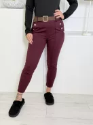 Pantaloni eleganți cu dungă și curea