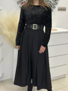 Rochie elegantă cu paiete și curea