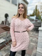 Curea din piele sintetică, subțire, cu cataramă ajustabilă cu perle.