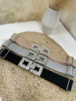   Curea strălucitoare, elastică, cu mărime reglabilă, decorată cu pietre