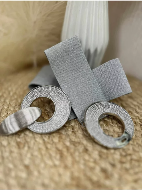 Curea elastică, strălucitoare, decorată cu pietre