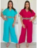   Salopetă lejeră, cu talie elastică, petrecută, din material neelastic, cu curea. (Recomandată pentru mărimile S-L.)