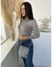   Geantă mică pufoasă cu blană, cu închidere tip buton, cu bretea lungă din piele ecologică. Lățime: 15,5 cm Înălțime: 20 cm