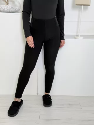 Pantaloni elastici eleganți
