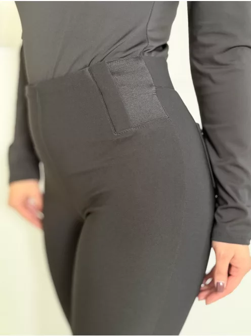 Pantaloni elastici eleganți