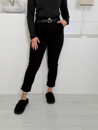 Blugi mom fit cu talie extra înaltă și curea