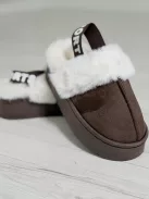 Papuci de stradă cu aspect de piele întoarsă