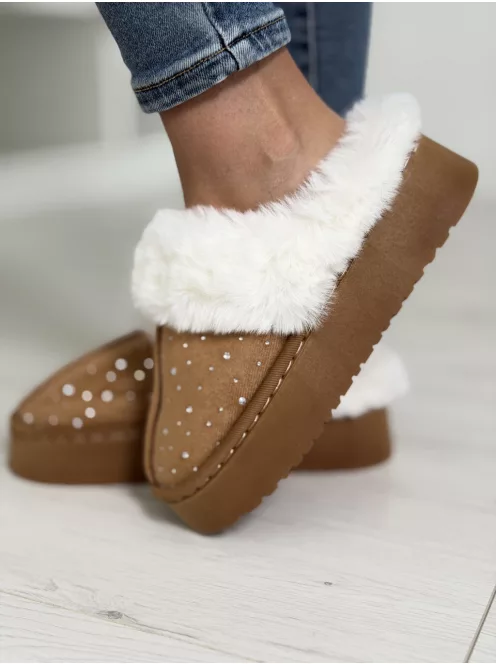 Botine decorate cu pietricele