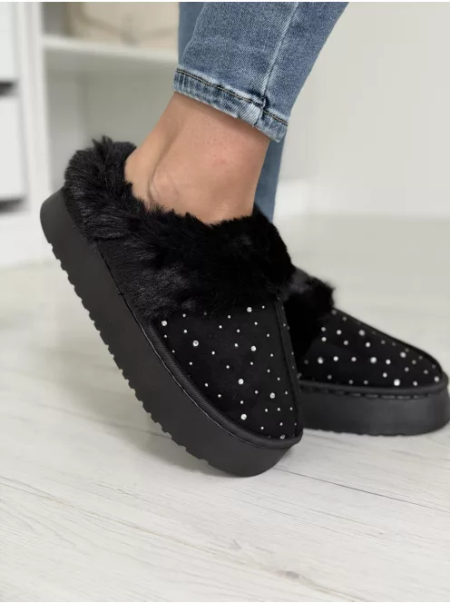 Botine decorate cu pietricele