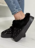 Botine decorate cu pietricele