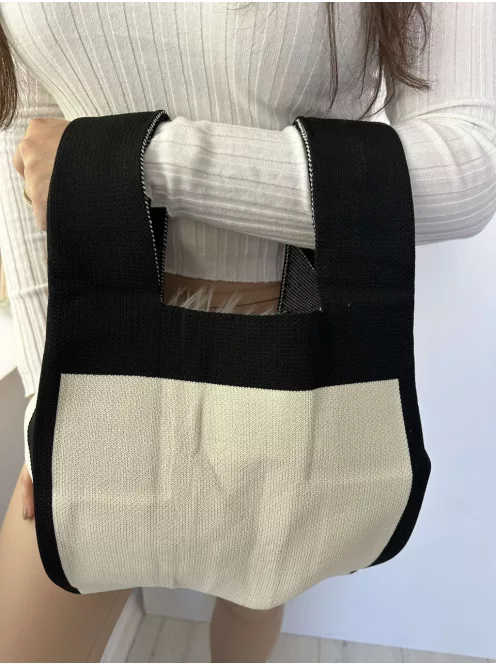 Geantă din material elastic, tricotată. Lățime: 24,5 cm, Înălțime: 46,5 cm.