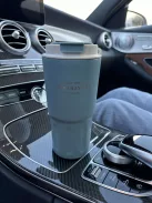 Termos din oțel inoxidabil, cu cârlig detașabil. 600 ml.