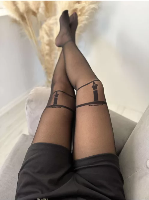 Elastic, confortabil, subțire, ciorapi de 20 DEN. (în dimensiuni 1/2 și 3/4.)