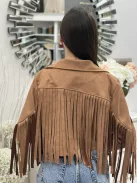 Jachetă scurtă din material elastic, cu aspect de velur, necăptușită, cu franjuri. (Recomandată pentru mărimile S-L.)