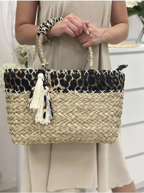 Geantă mare de vară din ratan împletit, cu structură rigidă și fermoar. 45 x 25 x 18 cm.