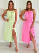 Rochie lejeră, cu elastic în talie, reglabilă la gât cu șnur, crăpată, din material neelastic. (Recomandată pentru mărimile S-L.)