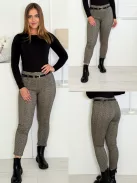Pantaloni eleganți din stofă