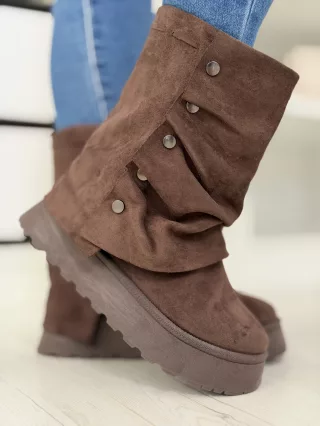 Cizme cu aspect de piele întoarsă