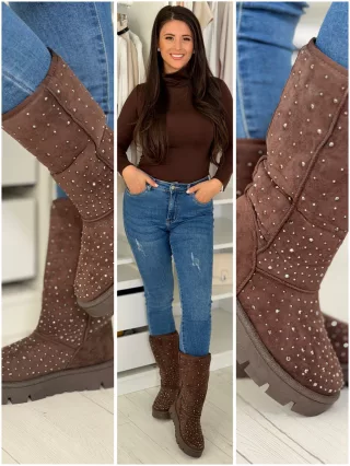 Cizme cu aspect de piele întoarsă decorate cu pietre