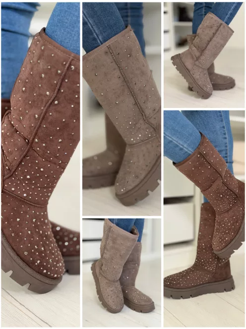 Cizme cu aspect de piele întoarsă decorate cu pietre