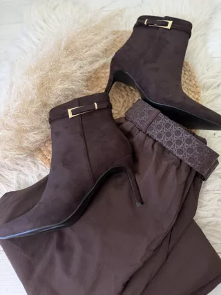 Botine cu toc cui și aspect de piele întoarsă