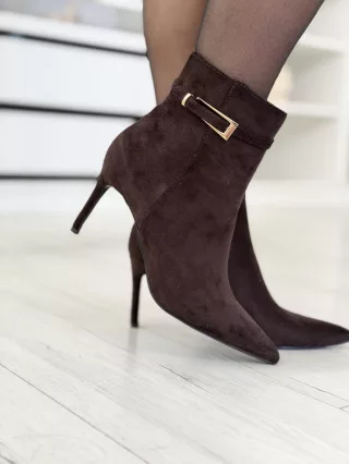 Botine cu toc cui și aspect de piele întoarsă